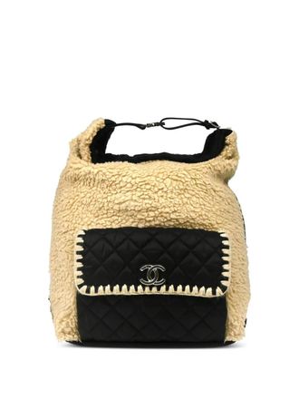 Chanel 2018 shearling CC backpack - women - Nylon/Wool - One Size - Neutrals