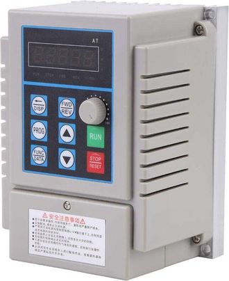 OEM Inversor De Frecuencia At2-0450x, Controlador De Velocidad, 6,4 X 4,5 X 3,9 Pulgadas, 220 Vca, Vfd Para Motor Monof&aacute;sico De Ca De 0,45 Kw