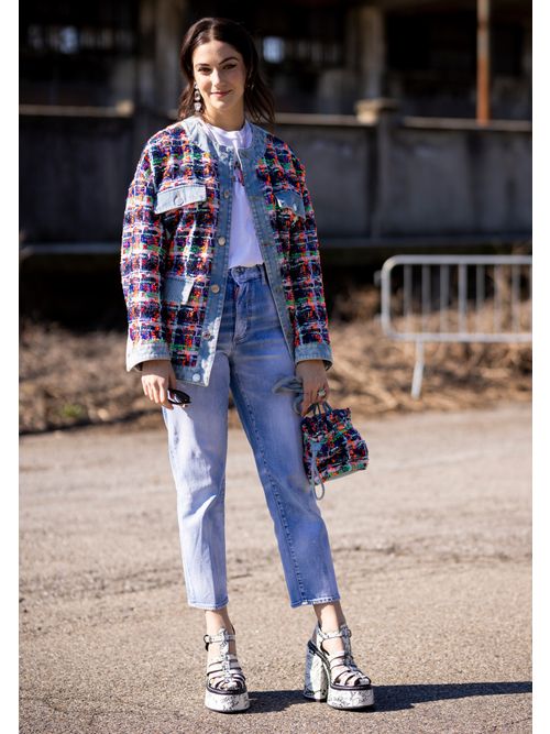 Streetstyle mit einer bunten Tweedjacke.