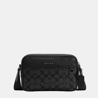 Coach Graham Schoudertas In Signature Bag