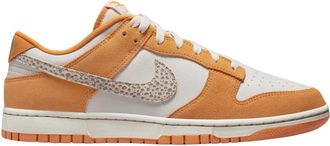 Nike Dunk Low AS Safari Swoosh Kumquat Sneakers - Heren - Skateschoenen - Veelkleurig - 44 EU - Leer - Fitness