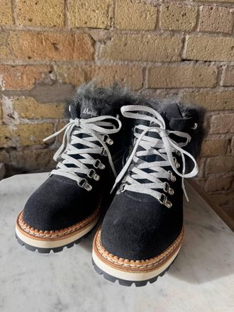 Montelliana Womenos Clara Shearling Boots In Nero