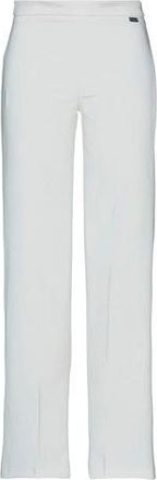 Manuela Riva BOTTOMWEAR - Trousers sur YOOX.COM