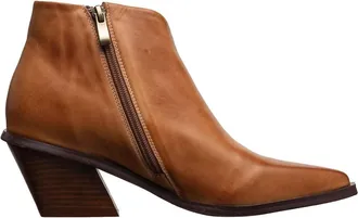 Antelope Womens Camryn Leather Shoes In Taupe
