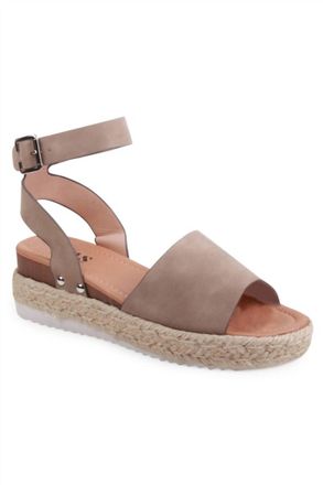 Ams Pure Womens Ama Global Sandal In Tan