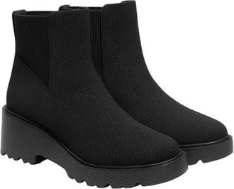 Vivaia Everly Round-Toe Chunky Platform Travel Boots in Black at Nordstrom, Size 9.5