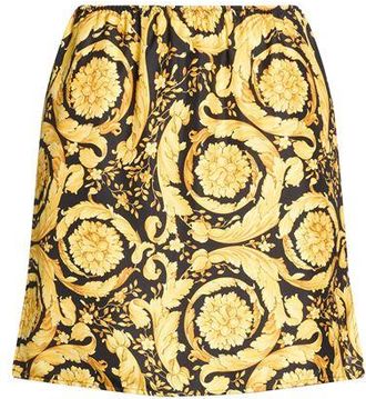 Versace BOTTOMWEAR - Shorts & Bermuda Shorts on YOOX.COM