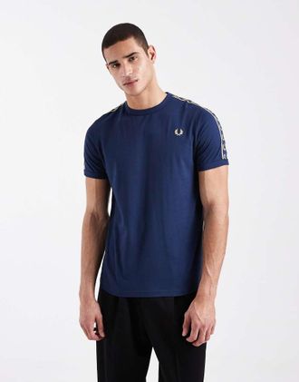 Fred Perry T-shirt blu navy con fettuccia con logo e bordi a contrasto