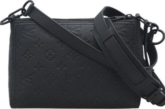 Louis Vuitton Black Galle Leather Shoulder Bag (Pre-Owned)