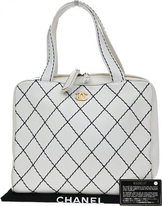 Chanel Surpique Zip Around Satchel Quilted Leather White Leather Handbag (Pre-Owned)