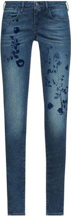 Guess BOTTOMWEAR - Jeans sur YOOX.COM