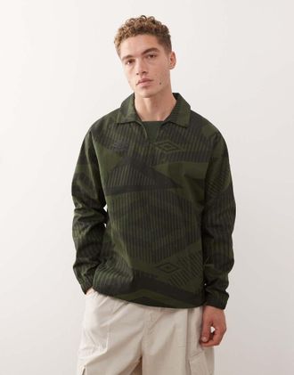 Umbro Top in drill kaki e nero stampato-Verde