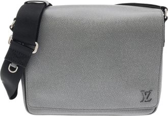 Louis Vuitton Taiga Glacier Leather Shoulder Bag (Pre-Owned)