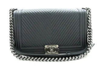 Chanel Boy Flap Chevron Calfskin Gray Calfskin Handbag (Pre-Owned)