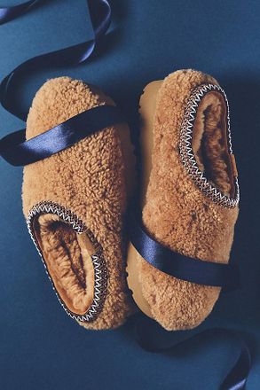 UGG Tasman Maxi Curly Slippers