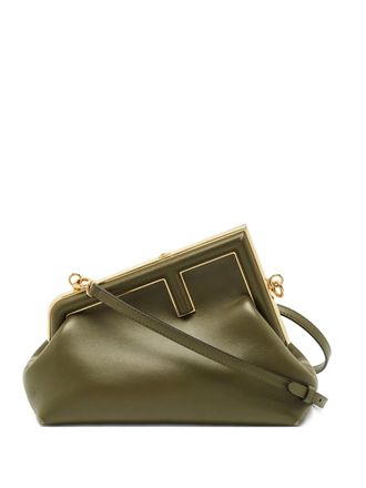 Fendi 2021 kleine First leren clutch met gesp - Groen