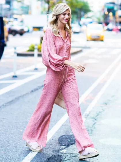 Zo draag je jumpsuits het hele jaar door