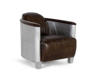Giner&Colomer Sill&oacute;n tapizado en piel marr&oacute;n con acabado envejecido