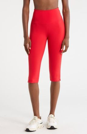 Lord & Taylor Sculpt Capri Leggings in Goji Berry at Nordstrom, Size X-Small