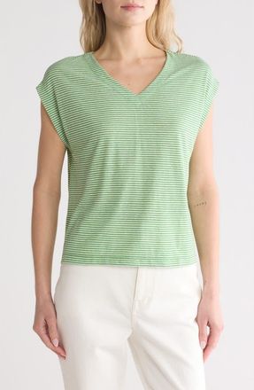 Madewell Relaxed V-Neck T-Shirt in Garnish at Nordstrom Rack, Size Small