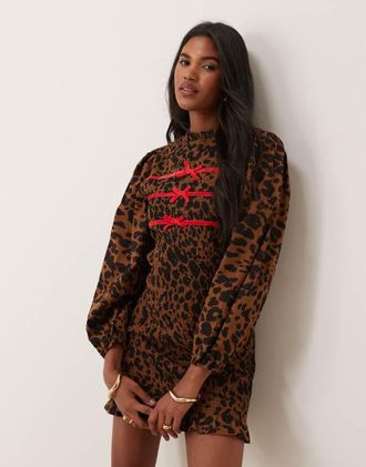 Neon Rose Vestito corto marrone con stampa leopardata e nastro arricciato