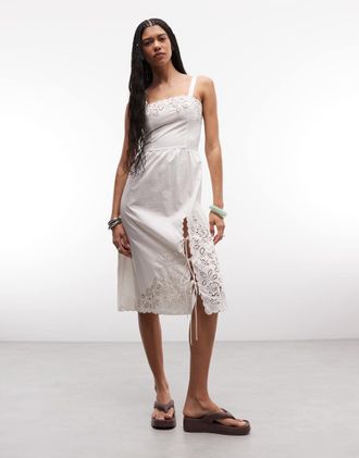 Monki Vestito midi bianco in pizzo a fiori