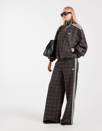 adidas Originals pantaloni della tuta a quadri marrone notte
