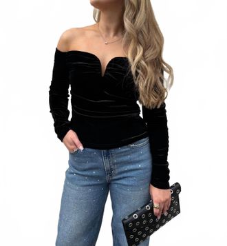 Astr Salem Velvet Off Shoulder Top In Black