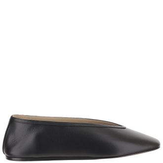 Le Monde Beryl Tapered Toe Leather Flats With Smooth Upper And Rubber Sole