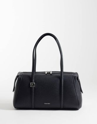 Calvin Klein mini borsa a spalla con dettagli in metallo argentato e texture granulata nera-Nero