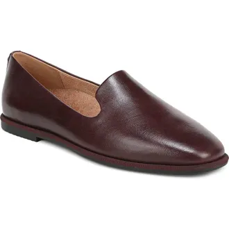 Vionic Willa 2.0 Loafer in Mulled Wine Leather at Nordstrom, Size 9.5