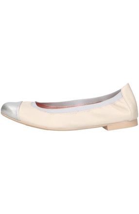 Pretty Ballerinas Round toe elasticated ballet flat in Ivory at Nordstrom, Size 37.5