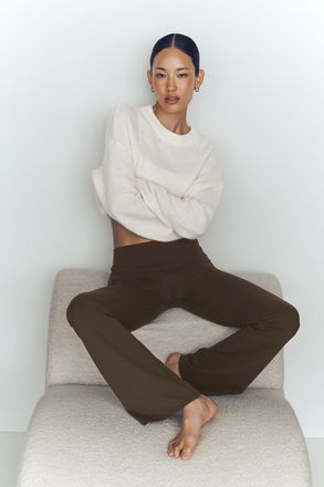 Alo Softsculpt Foldover Flare Legging (Regular) in Espresso, Size: Medium