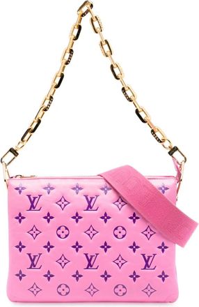 Louis Vuitton Borsa a tracolla Coussin PM in pelle di agnello goffrata bicolore con monogramma 2021-2025 - Rosa