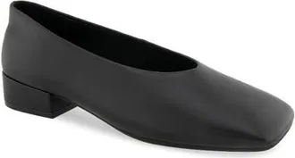 Aerosoles Nannie Square Toe Pump in Black Leather at Nordstrom, Size 7.5