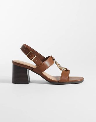 New Look Sandali con tacco largo color cuoio con fascette a catena-Marrone
