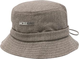 Jacquemus Gadjo Bucket Hat - Dames - Hoeden - Bruin - 58 CM - Katoen - Accessoires