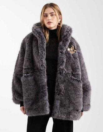 Asos Giacca in pelliccia sintetica vintage anni 80 grigia con spilla oro-Grigio