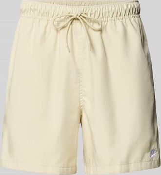 Nike Shorts mit Label-Stitching und elastischem Bund in Beige, Gr&ouml;&szlig;e XXL
