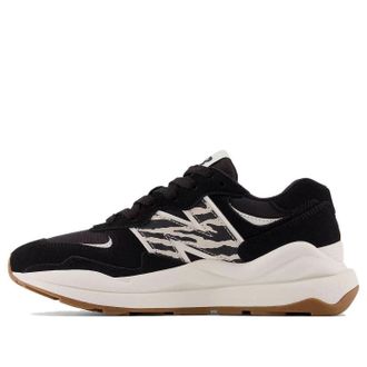 New Balance (WMNS) New Balance 57/40 Black White W5740APA