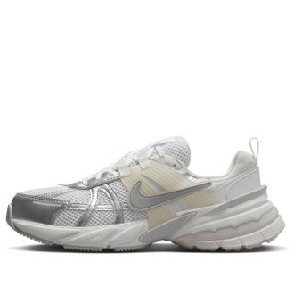 Nike (WMNS) Nike V2K Run Metallic Silver FD0736-104
