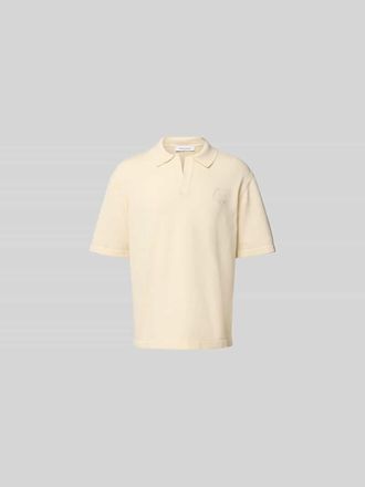 Maison Kitsun&eacute; T-Shirt in Strick-Optik in Beige, Gr&ouml;&szlig;e L