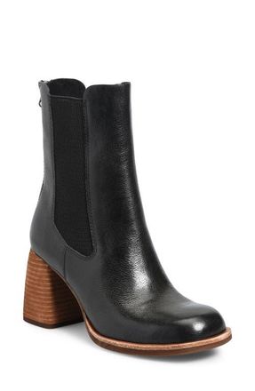 Kork-ease Arline Chelsea Boot in Black Leather at Nordstrom, Size 8.5