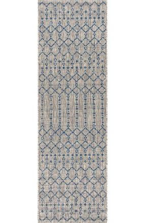 Jonathan Y Designs Ourika Moroccan Geometric Textured Weave Indoor/Outdoor Area Rug in Light Gray/navy at Nordstrom, Size 5Ft 0In X 8Ft 0In