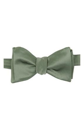 ConStruct Solid Satin Bow Tie in Ivy at Nordstrom Rack