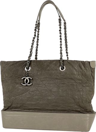 Chanel Gray Leather Tote Bag (Pre-Owned)