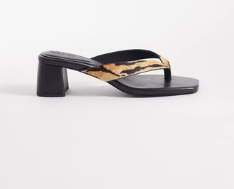 Asos Hideout - Sandali infradito in pelle premium con tacco largo e stampa tigrata-Multicolore