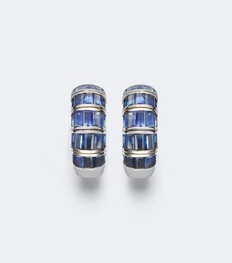 Shay Jewelry Pendientes de aro de oro blanco de 18 ct con zafiros