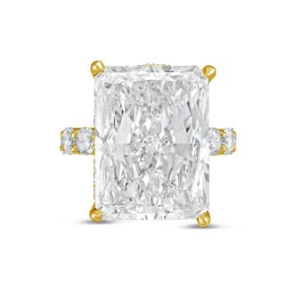 Diana M. Jewels 18kt yellow gold 15ct lab grown Radiant Diamond Ring with Pav&eacute; Round Band