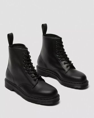 Dr. Martens Mens Dr. Martens Boots Black Leather Round Toe Ankle VER1167